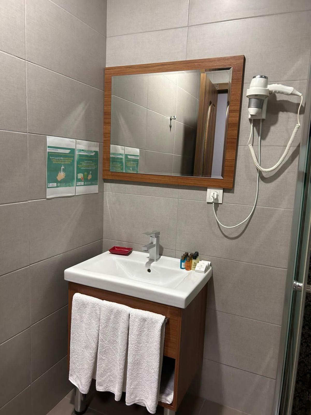 Palm Hotel Batumi Bilik gambar